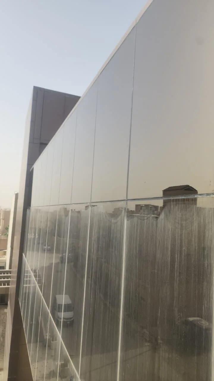 تنظيف كسوة وواجهة خارجية بمعدات وصول